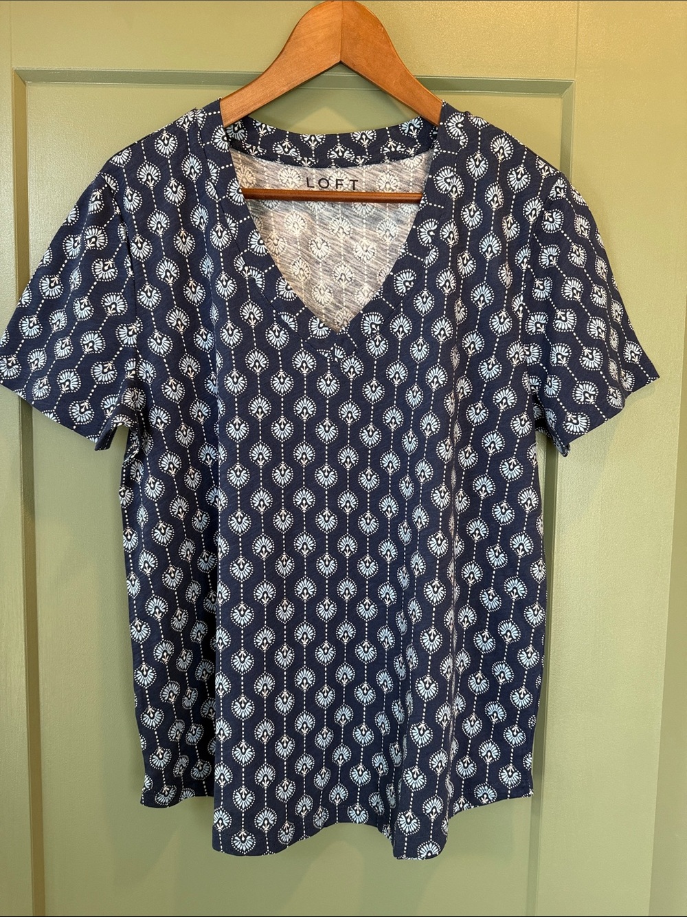 LOFT Lotus Flower V-neck Tee - NWT